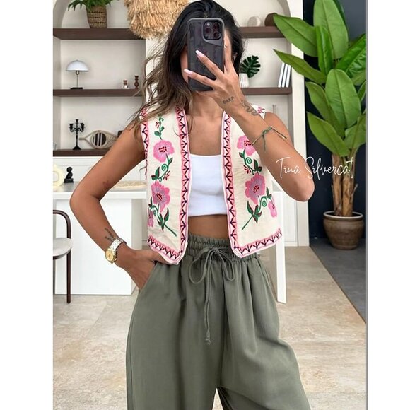 BLOGGER'S FAVE! Zara Embroidered Vest NWT - Picture 4 of 17